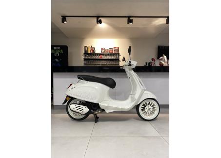 VESPA SPRINT 50 édition ultra rare Justin Bieber neuf 0KM sous garantie 