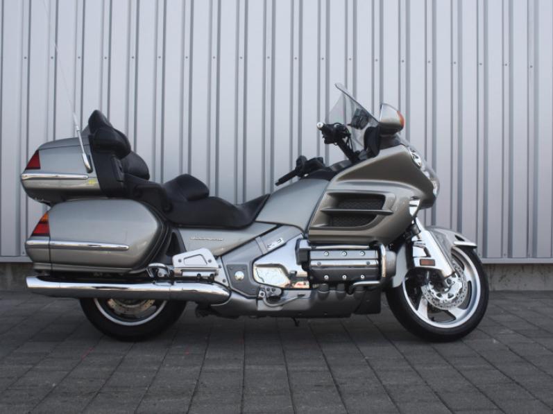 HONDA GOLDWING 1800 / TRES BON ETAT