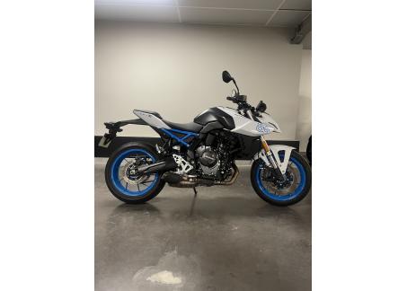 SUZUKI GSX-8S
